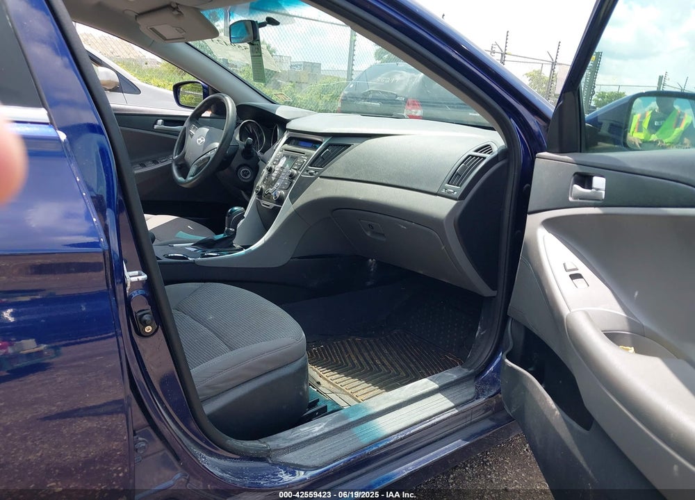 2011 HYUNDAI SONATA VIN: 5NPEB4AC0BH253244