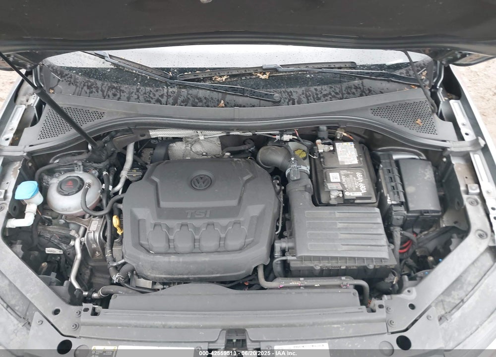 2018 VOLKSWAGEN TIGUAN VIN: 3VV2B7AX1JM166258