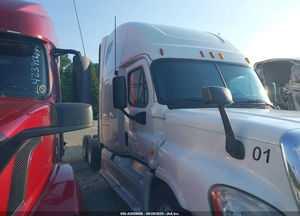 2011 FREIGHTLINER CASCADIA 125 --- VIN: 1FUJGLDR5BSBC2295