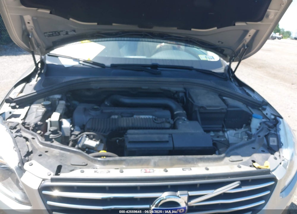 2015 VOLVO XC60 VIN: YV4612RK5F2677952