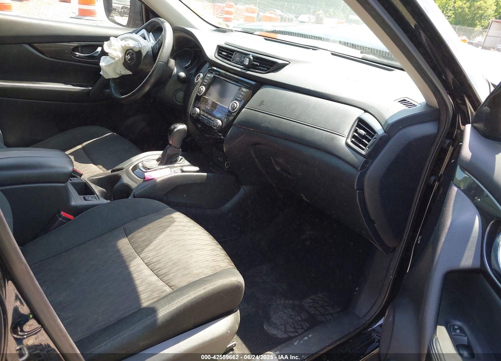 2019 NISSAN ROGUE VIN: 5N1ET2MT4KC706561