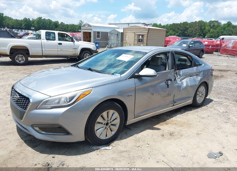 2016 HYUNDAI SONATA HYBRID VIN: KMHE24L17GA013355