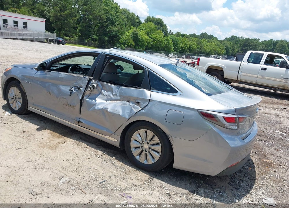 2016 HYUNDAI SONATA HYBRID VIN: KMHE24L17GA013355