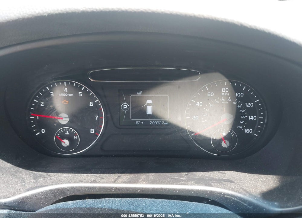 2016 KIA SORENTO VIN: 5XYPG4A52GG138686