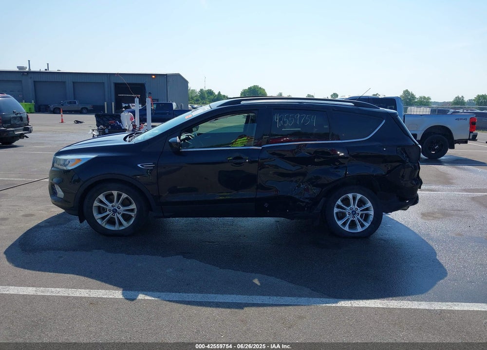 2017 FORD ESCAPE VIN: 1FMCU9GD7HUC63570