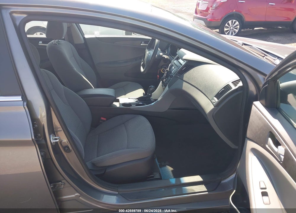 2012 HYUNDAI SONATA VIN: 5NPEB4AC5CH382369