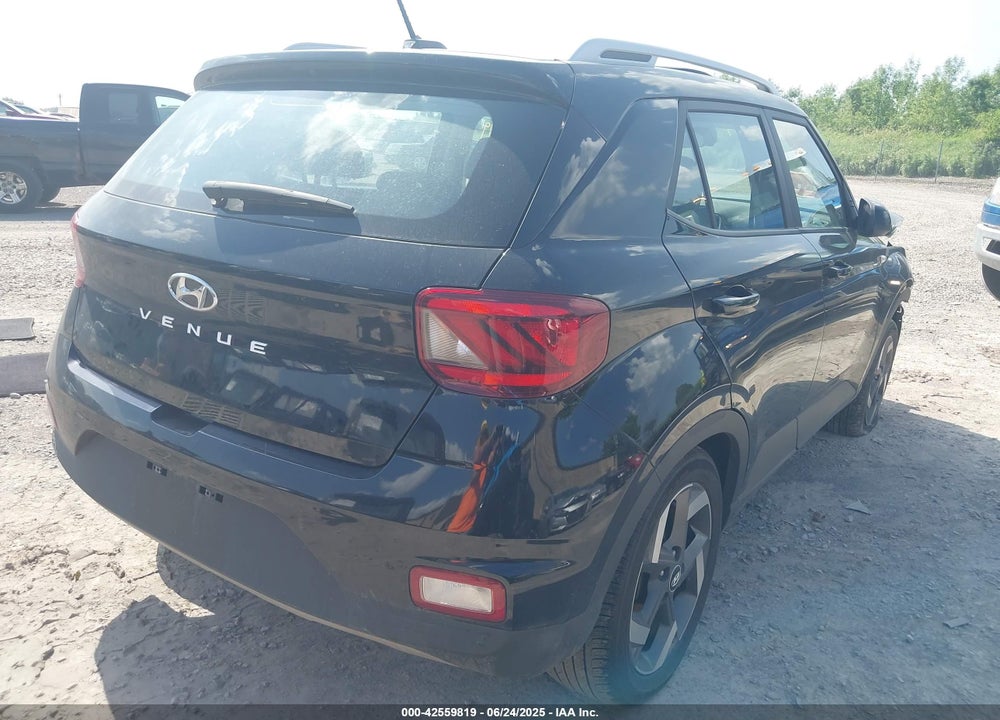2024 HYUNDAI VENUE SEL VIN: KMHRC8A32RU317107