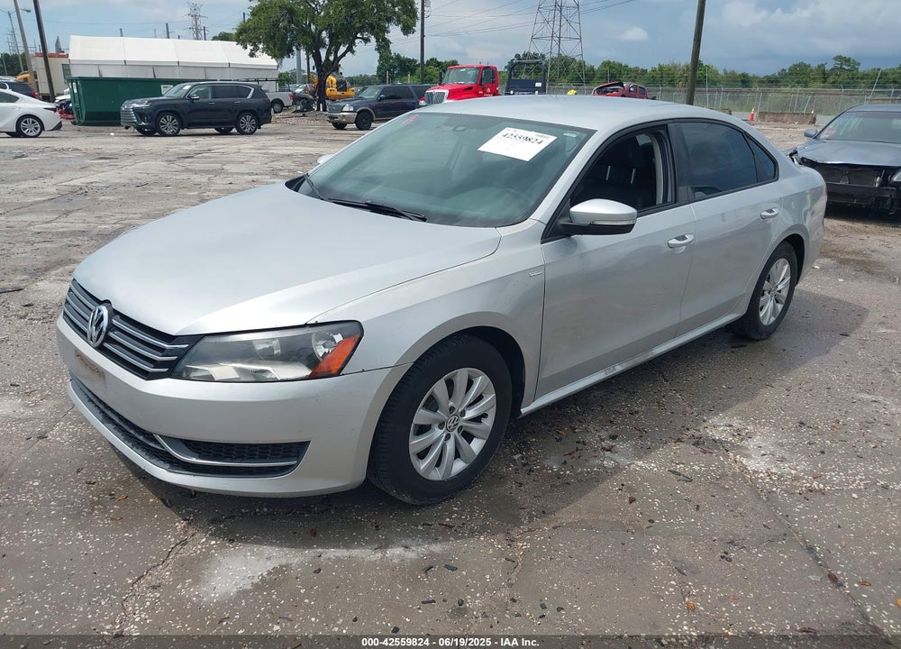 2015 VOLKSWAGEN PASSAT VIN: 1VWAT7A30FC093054