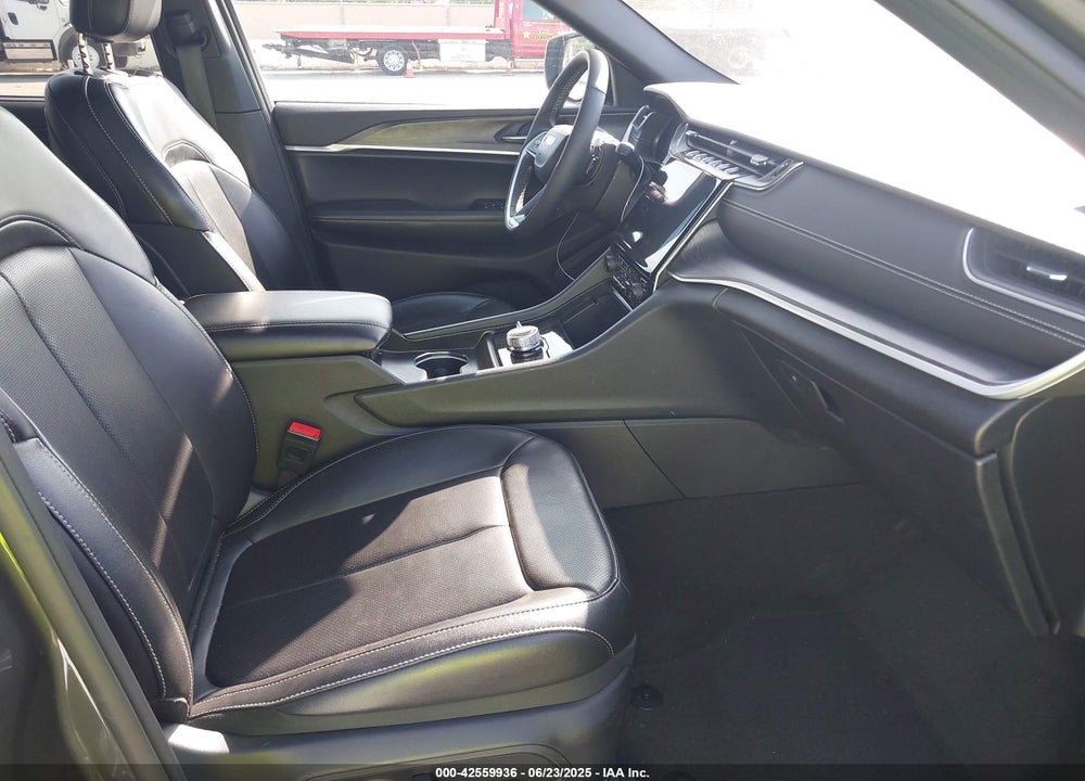 2024 JEEP GRAND CHEROKEE L LIMITED 4X4 VIN: 1C4RJKBGXR8603689