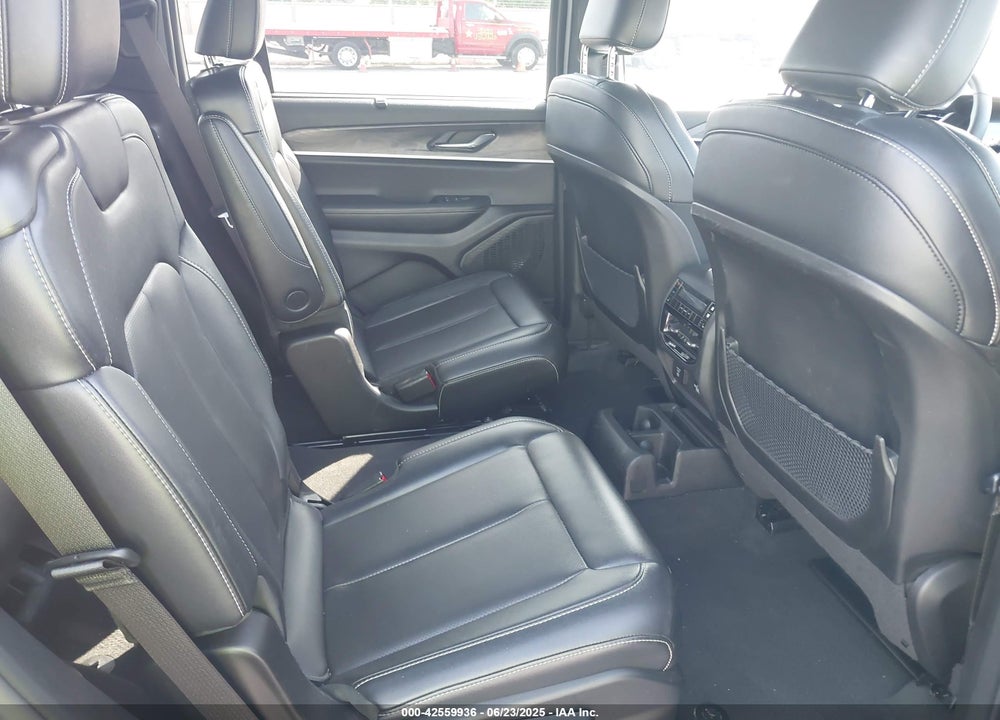 2024 JEEP GRAND CHEROKEE L LIMITED 4X4 VIN: 1C4RJKBGXR8603689