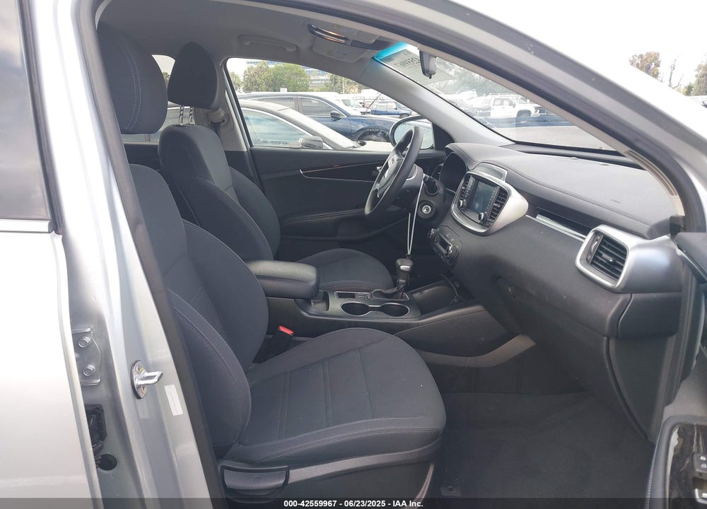 2019 KIA SORENTO VIN: 5XYPG4A57KG474875
