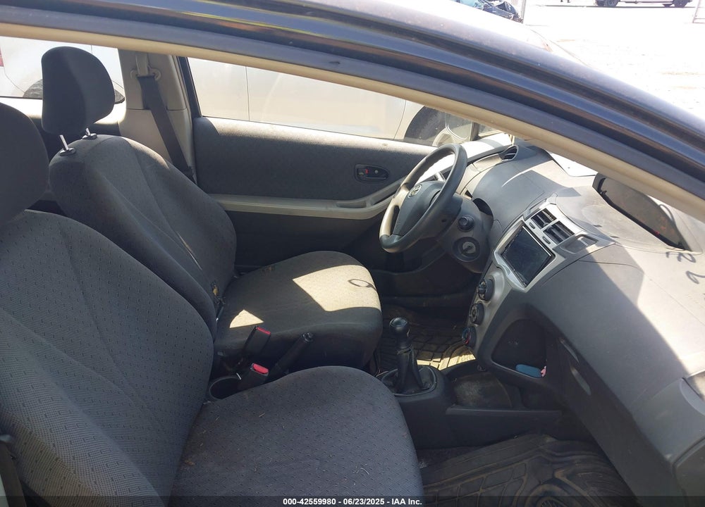 2011 TOYOTA YARIS VIN: JTDJT4K31B5337809