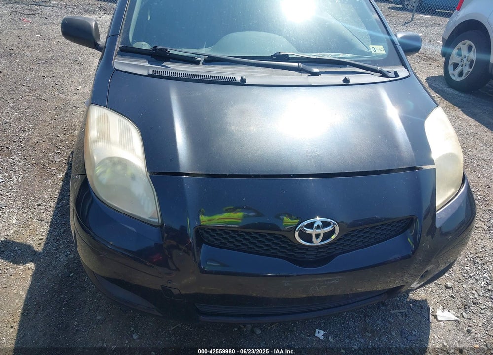 2011 TOYOTA YARIS VIN: JTDJT4K31B5337809