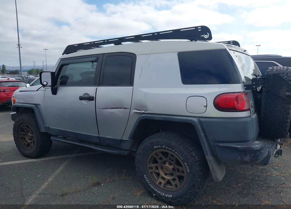 2007 TOYOTA FJ CRUISER VIN: JTEBU11F870041827