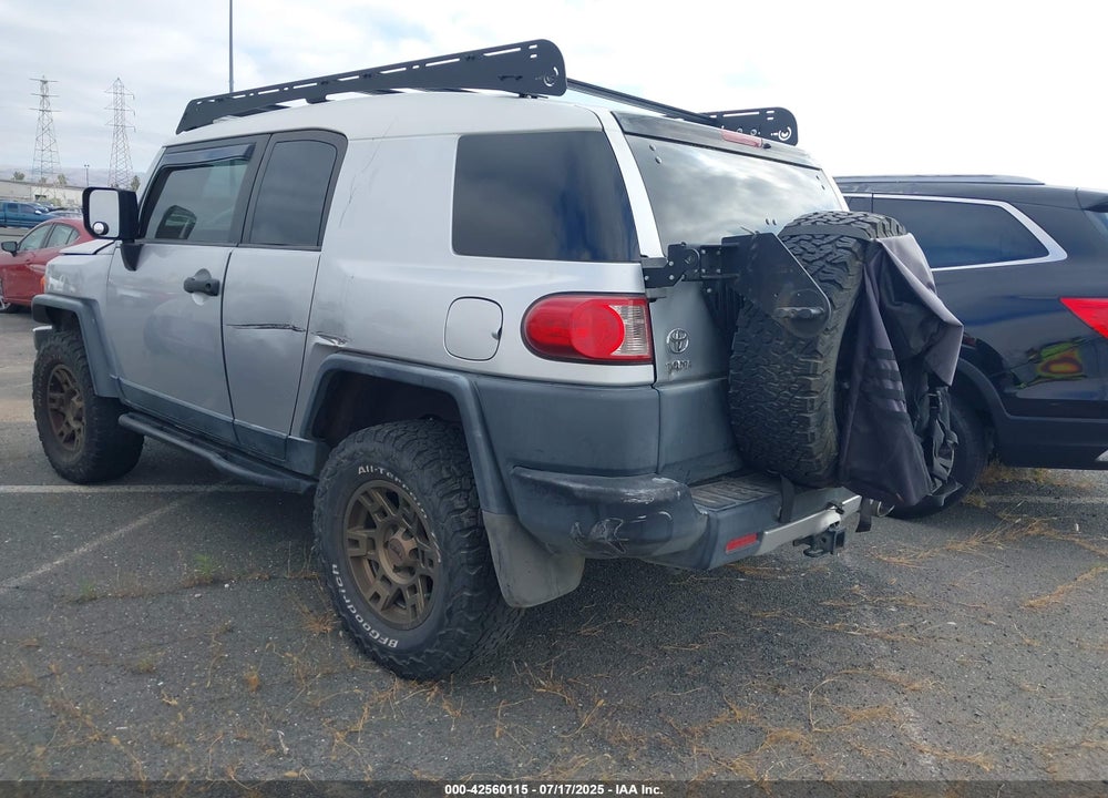 2007 TOYOTA FJ CRUISER VIN: JTEBU11F870041827