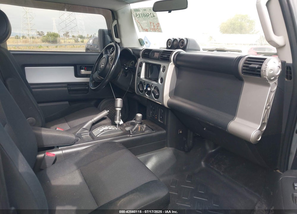2007 TOYOTA FJ CRUISER VIN: JTEBU11F870041827