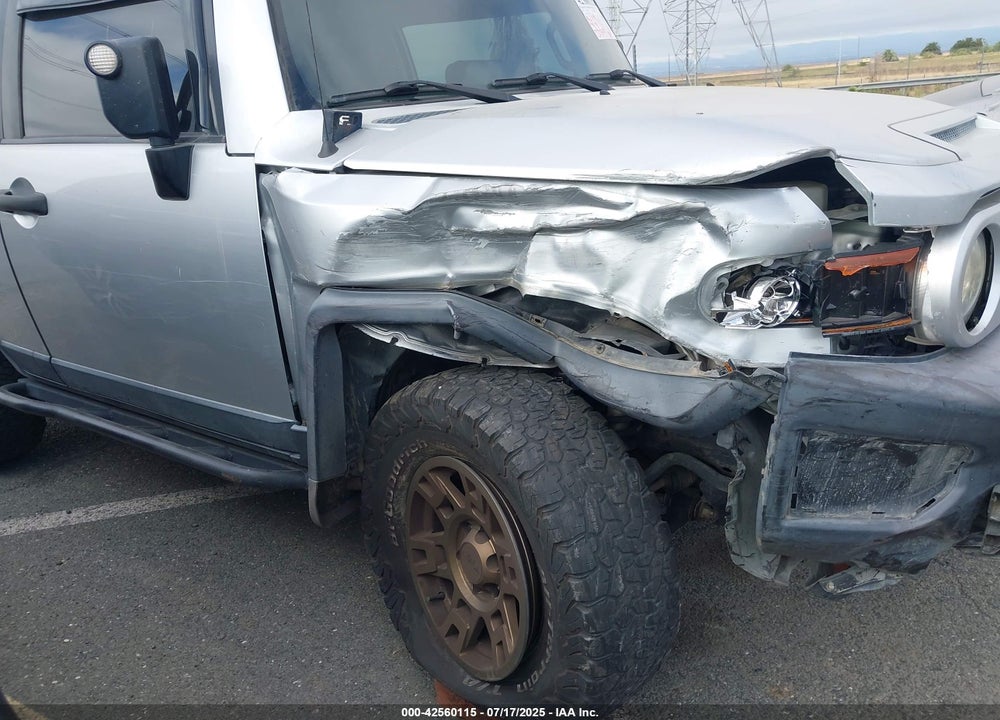 2007 TOYOTA FJ CRUISER VIN: JTEBU11F870041827