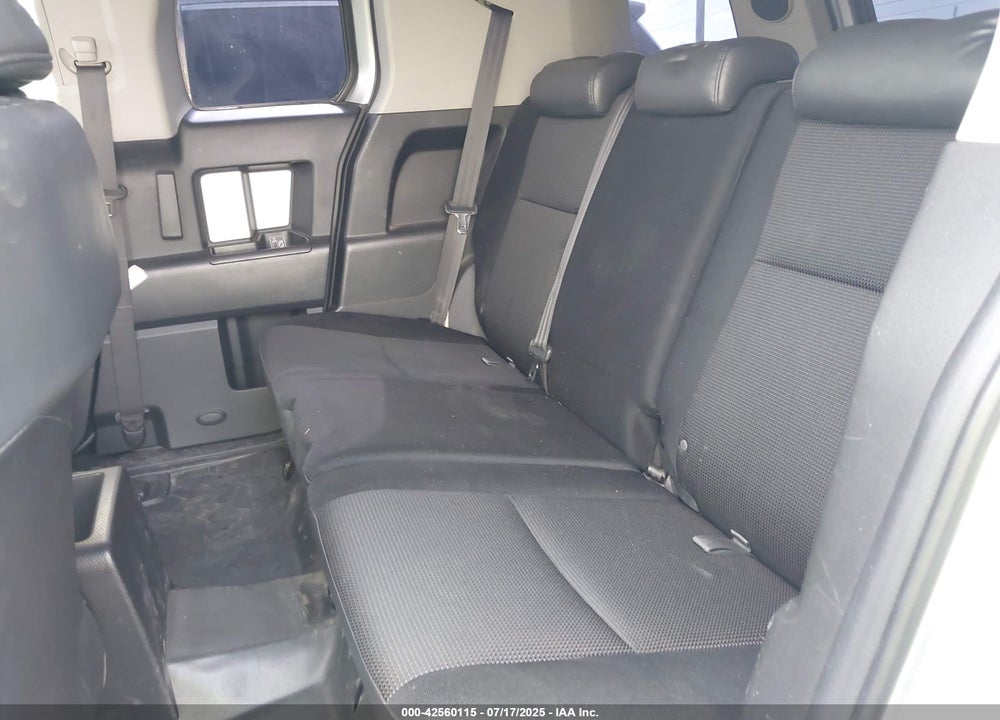 2007 TOYOTA FJ CRUISER VIN: JTEBU11F870041827