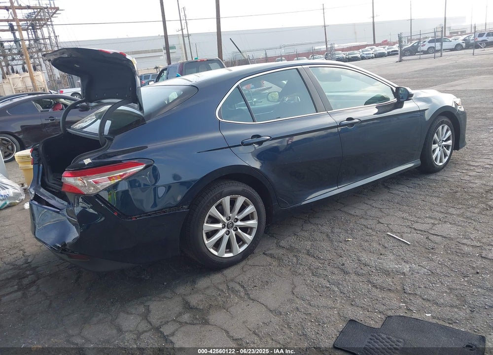 2018 TOYOTA CAMRY VIN: 4T1B11HK7JU620139