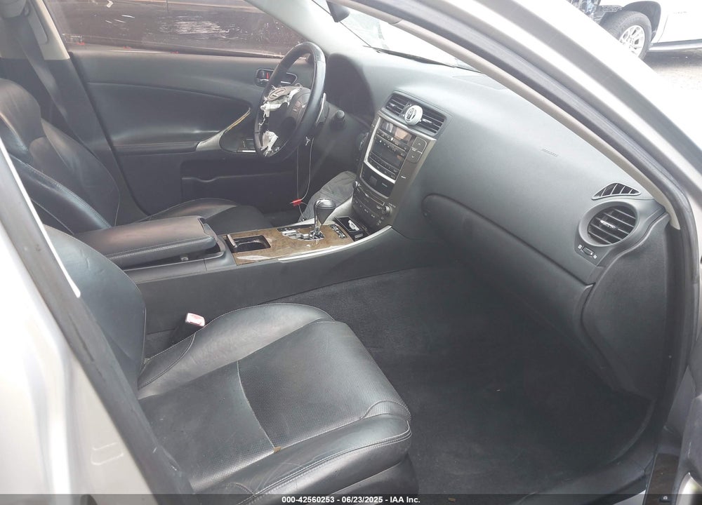2009 LEXUS IS 250 VIN: JTHBK262092089673
