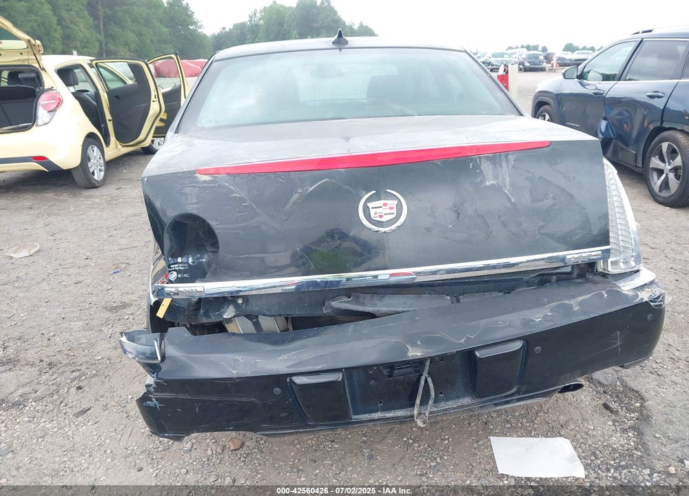 2011 CADILLAC DTS VIN: 1G6KA5E67BU120196