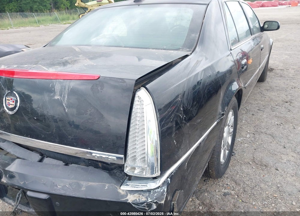 2011 CADILLAC DTS VIN: 1G6KA5E67BU120196
