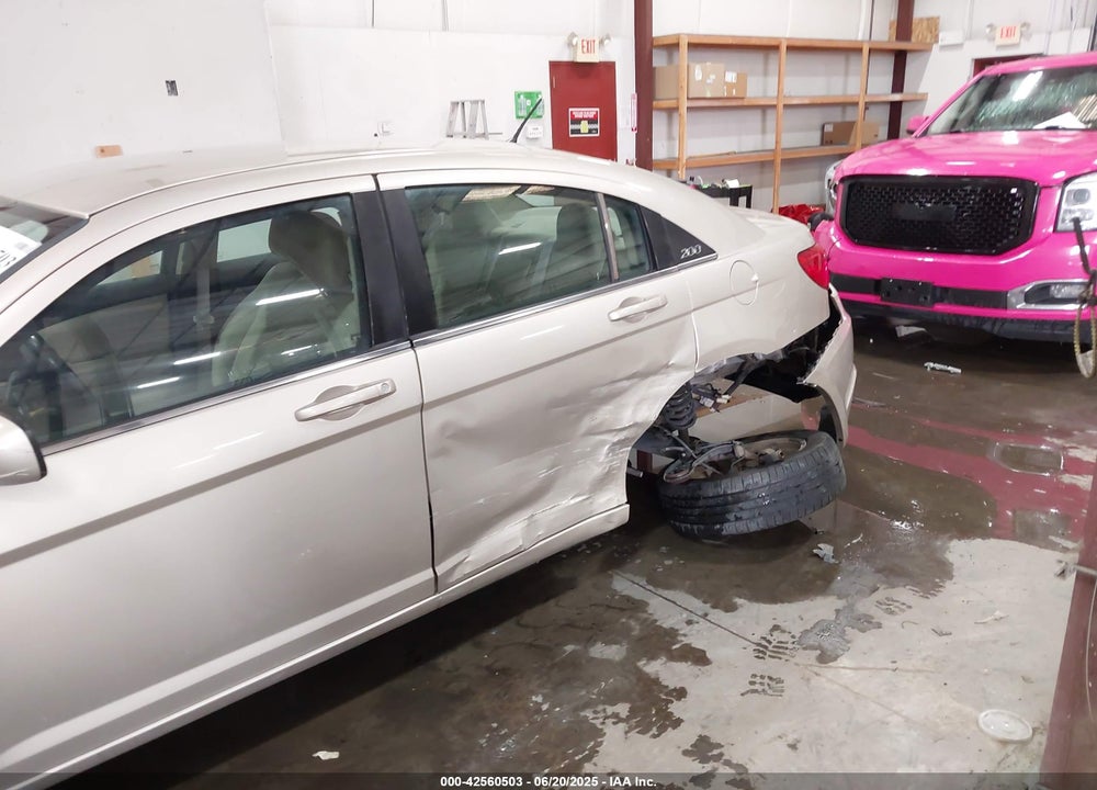 2013 CHRYSLER 200 VIN: 1C3CCBBB5DN633220