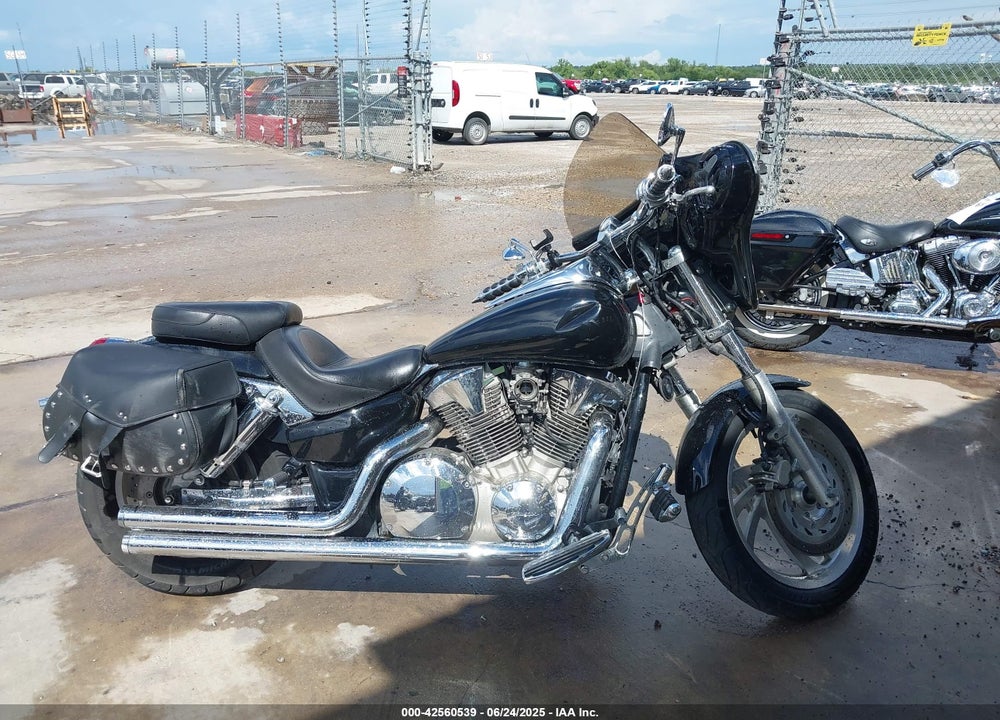 2004 HONDA VTX1300 C VIN: 1HFSC55034A009156