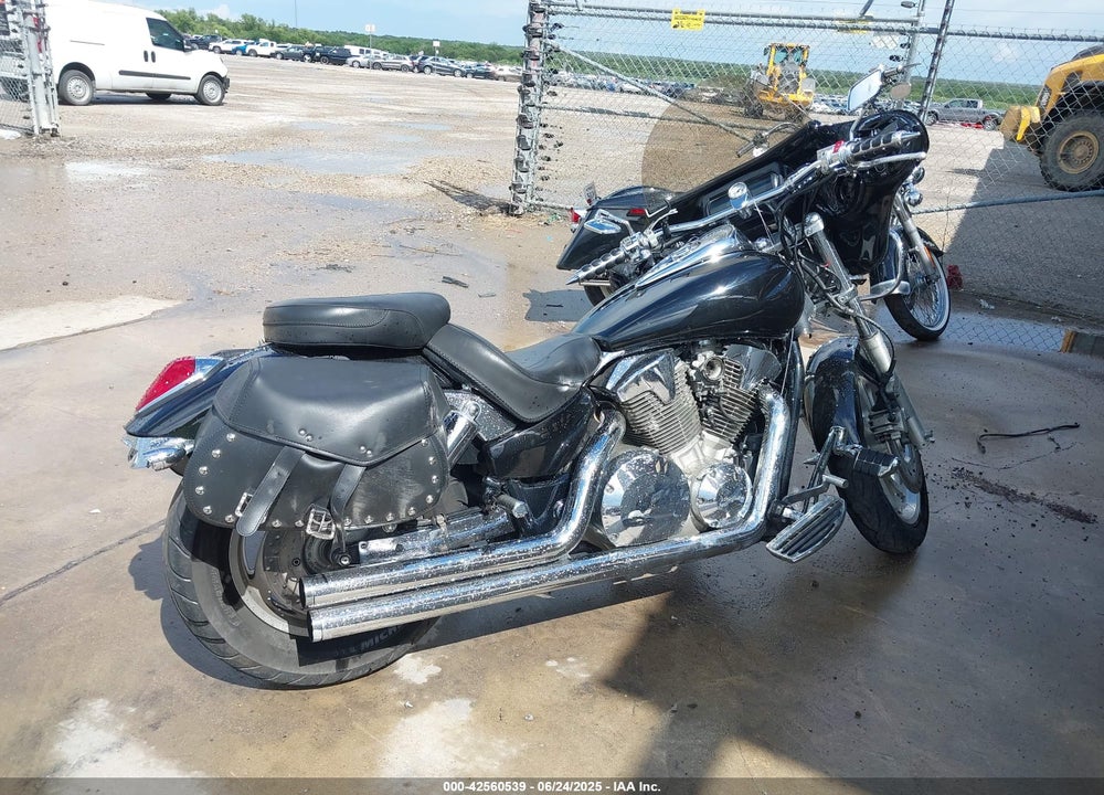 2004 HONDA VTX1300 C VIN: 1HFSC55034A009156