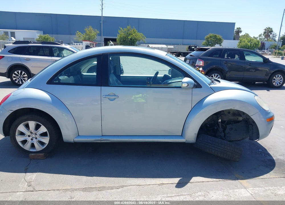 2010 VOLKSWAGEN NEW BEETLE 2.5L VIN: 3VWRG3AG8AM013672