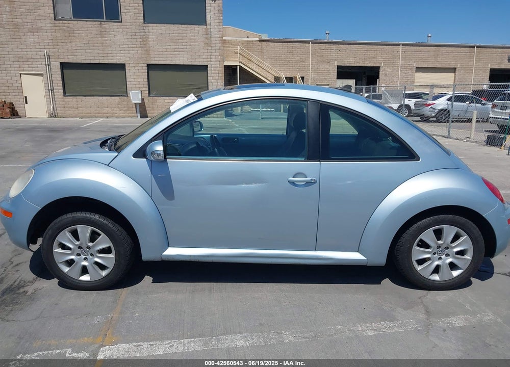 2010 VOLKSWAGEN NEW BEETLE 2.5L VIN: 3VWRG3AG8AM013672