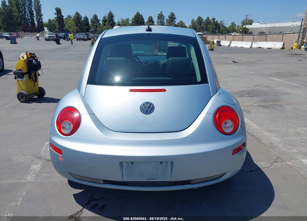 2010 VOLKSWAGEN NEW BEETLE 2.5L VIN: 3VWRG3AG8AM013672