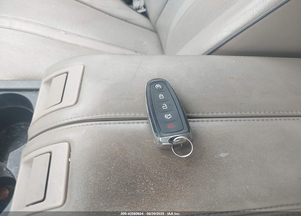 2011 LINCOLN MKX VIN: 2LMDJ8JK3BBJ03010