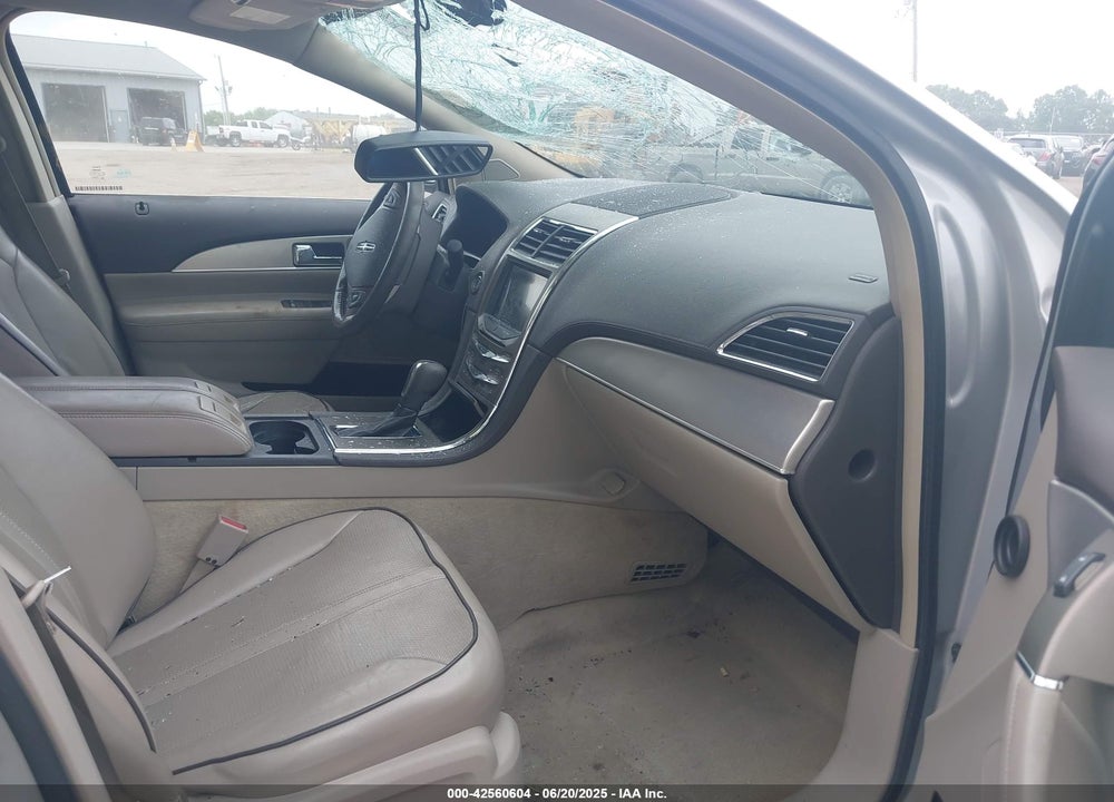 2011 LINCOLN MKX VIN: 2LMDJ8JK3BBJ03010