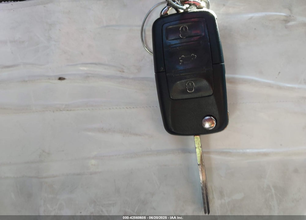 2008 VOLKSWAGEN RABBIT VIN: WVWDB71K18W259965