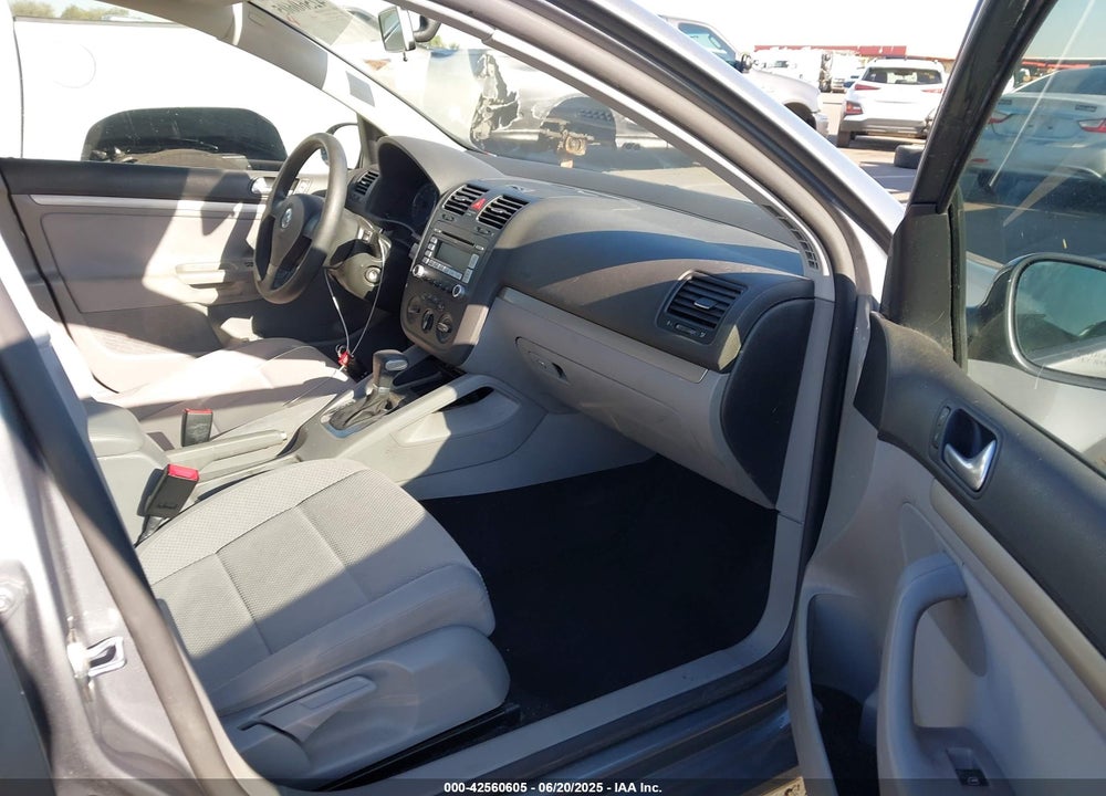 2008 VOLKSWAGEN RABBIT VIN: WVWDB71K18W259965