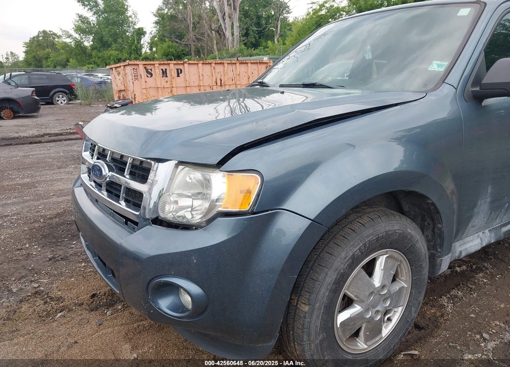 2011 FORD ESCAPE VIN: 1FMCU0D70BKB66899