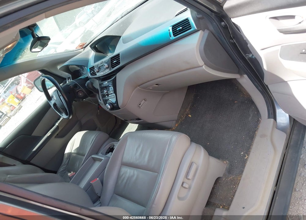 2011 HONDA ODYSSEY VIN: 5FNRL5H63BB062386