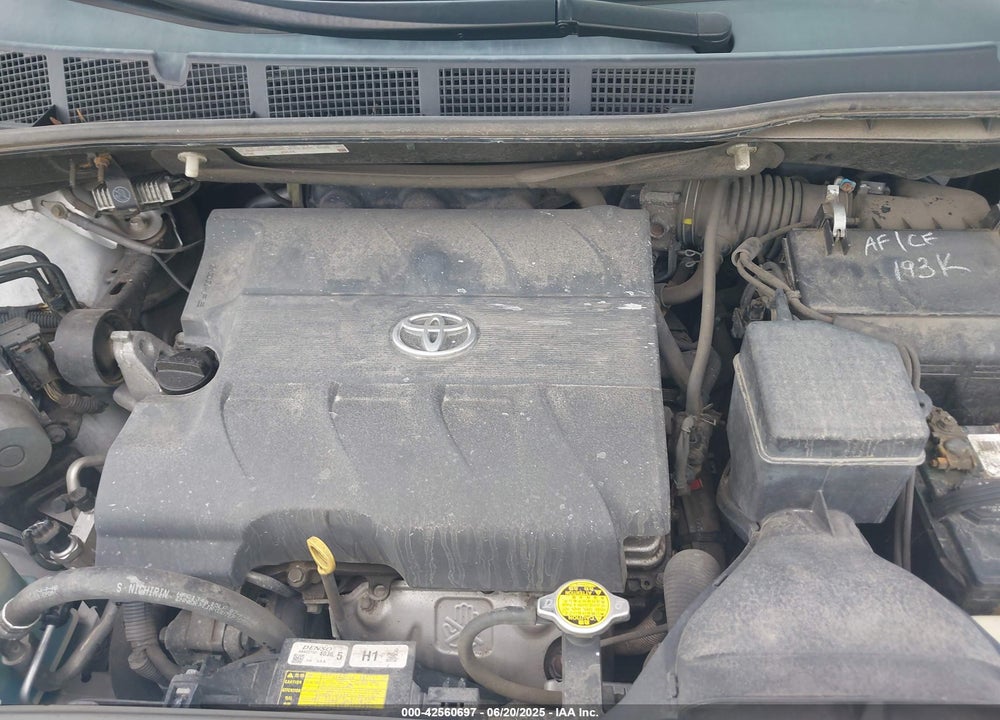 2013 TOYOTA SIENNA XLE V6 8 PASSENGER VIN: 5TDYK3DC3DS336201