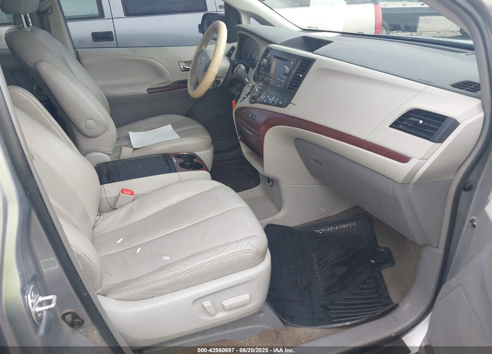 2013 TOYOTA SIENNA XLE V6 8 PASSENGER VIN: 5TDYK3DC3DS336201