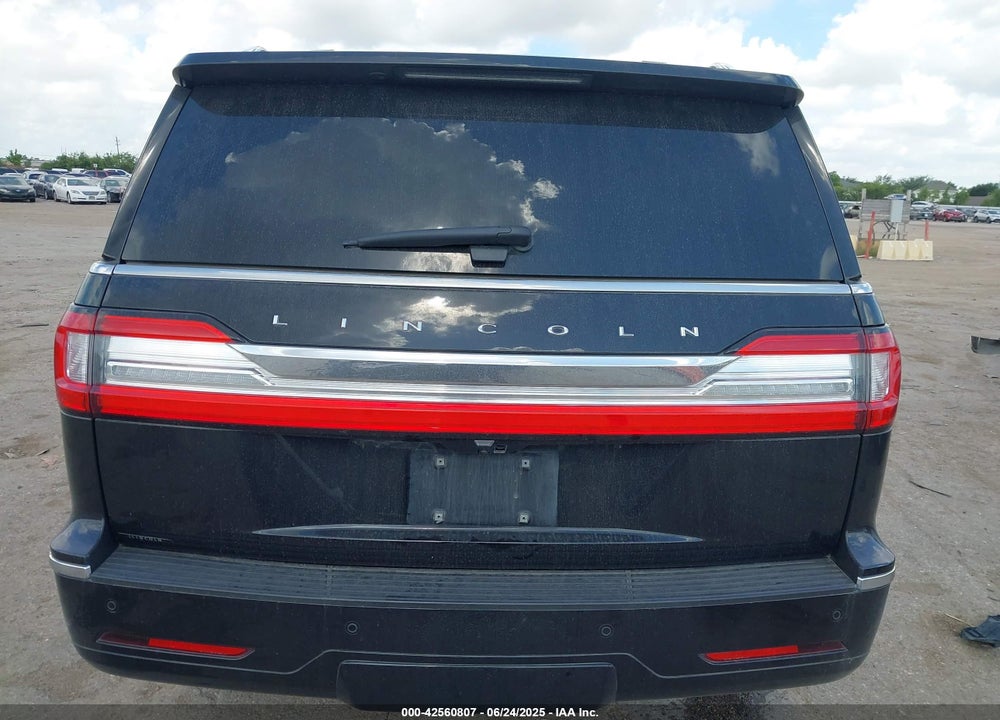 2019 LINCOLN NAVIGATOR VIN: 5LMJJ2LT8KEL15596