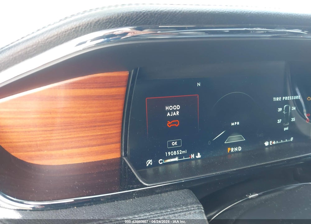 2019 LINCOLN NAVIGATOR VIN: 5LMJJ2LT8KEL15596