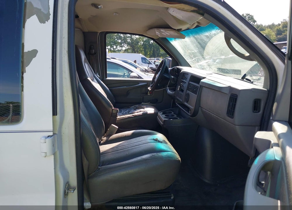2005 CHEVROLET EXPRESS VIN: 1GCFG15T051229102