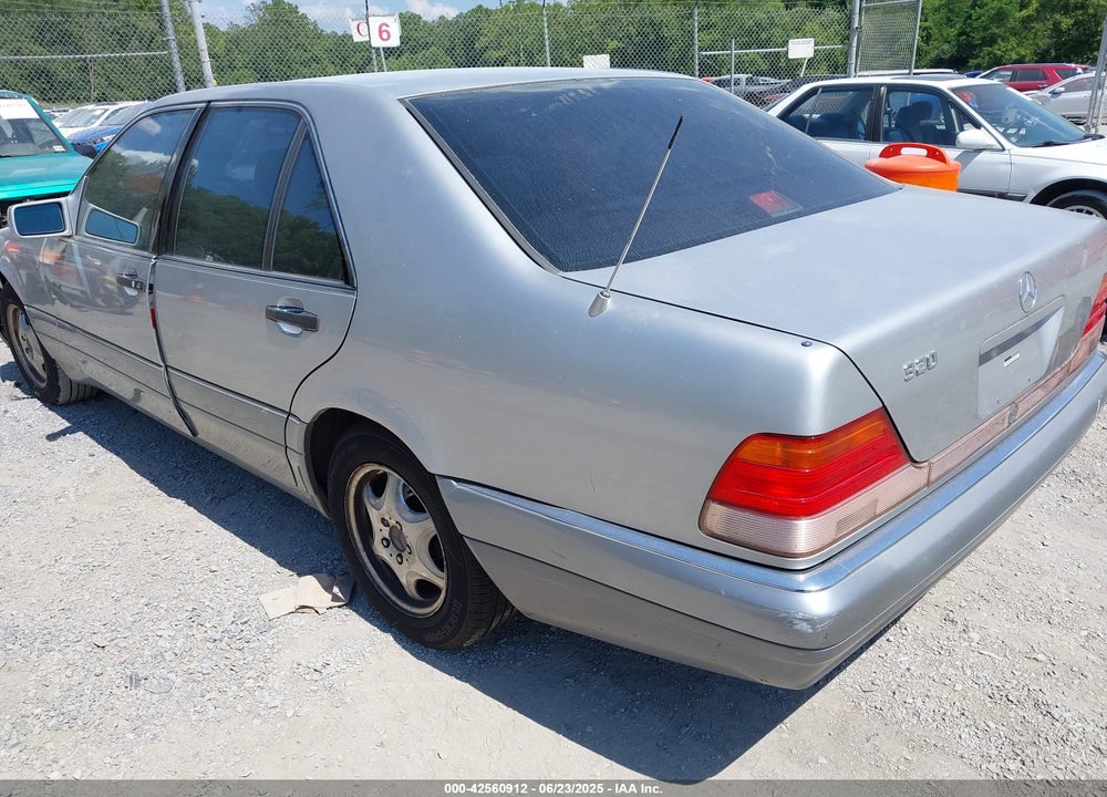 1995 MERCEDES-BENZ S 320W VIN: WDBGA32E7SA220558