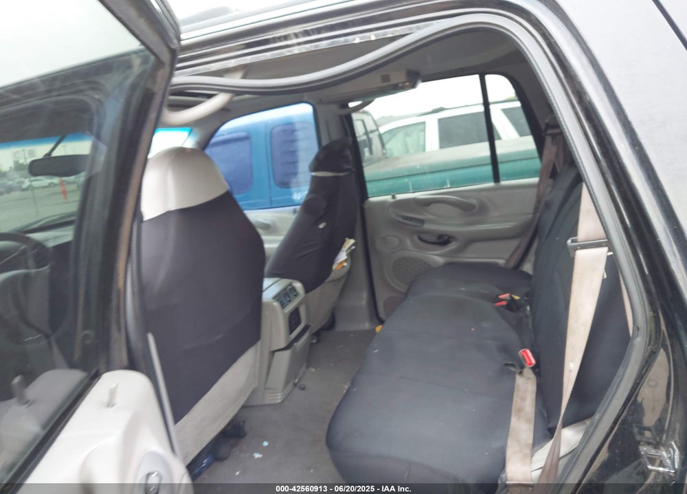 2001 FORD EXPEDITION XLT VIN: 1FMFU16L71LB81583
