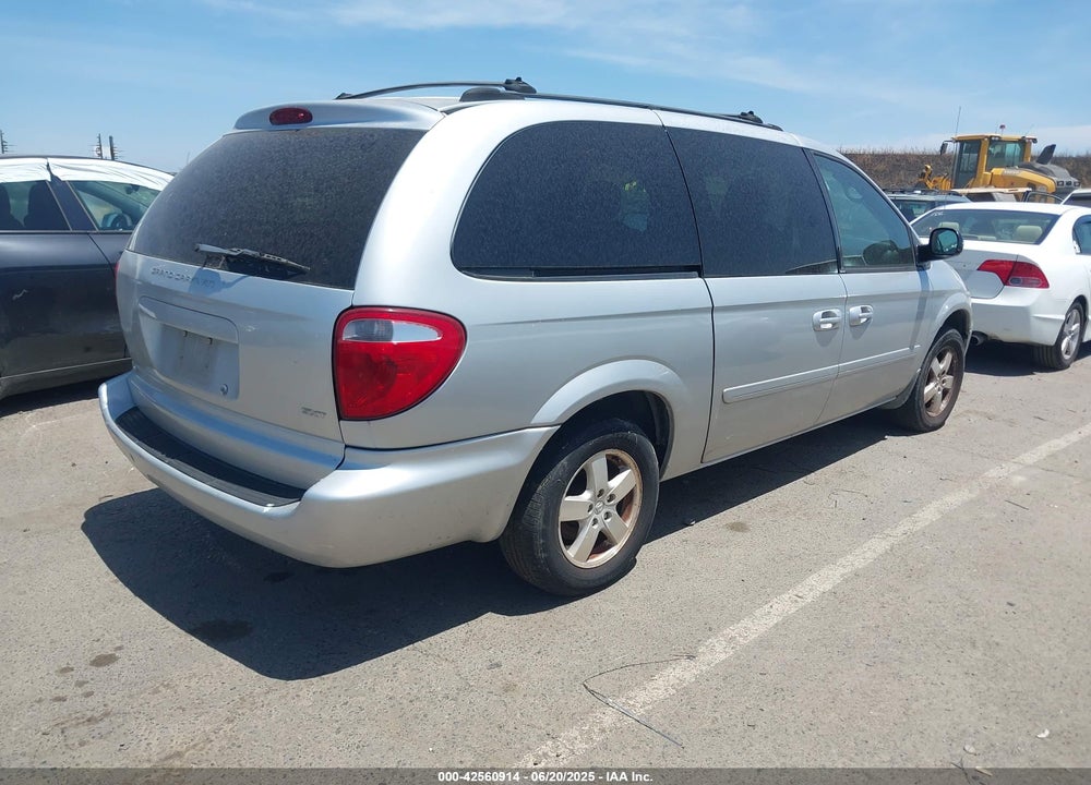 2005 DODGE GRAND CARAVAN SXT VIN: 2D4GP44L55R374299