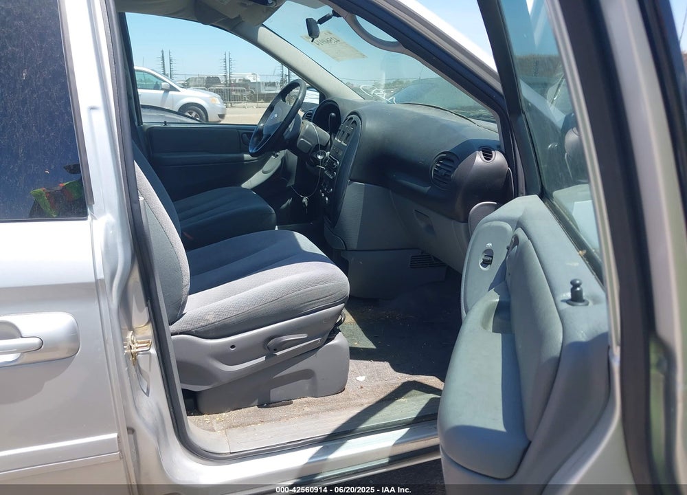 2005 DODGE GRAND CARAVAN SXT VIN: 2D4GP44L55R374299