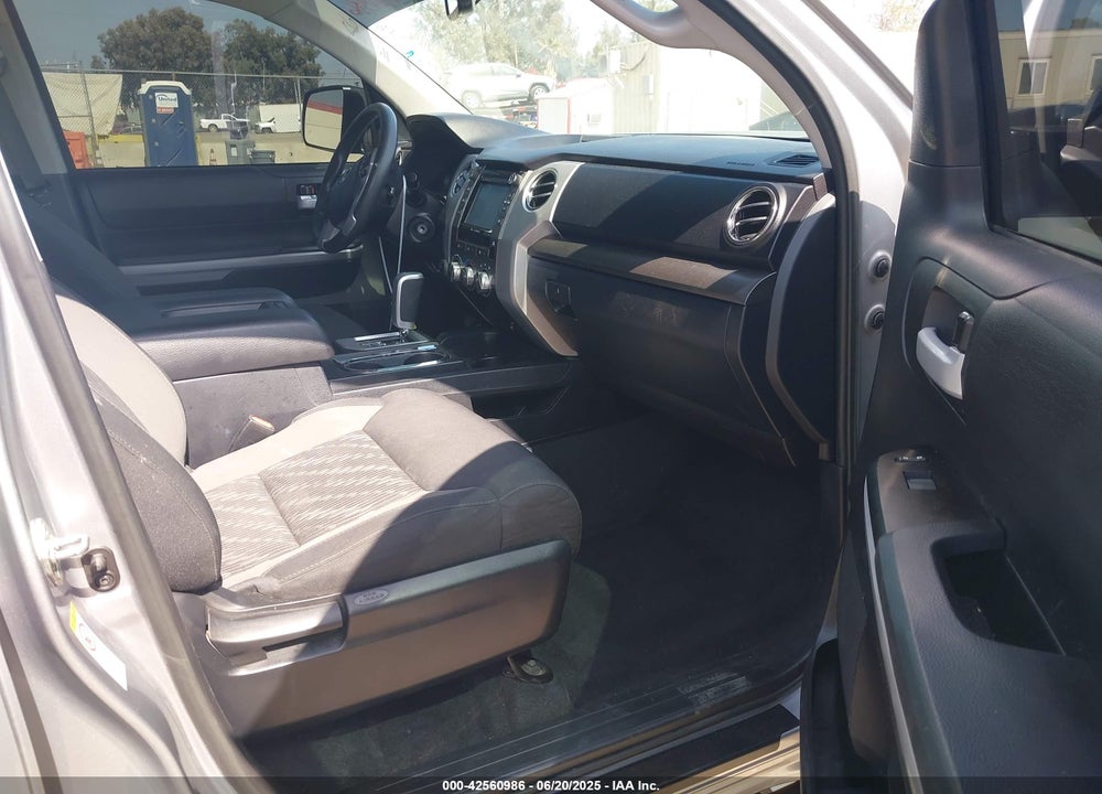 2019 TOYOTA TUNDRA SR5 5.7L V8 VIN: 5TFDY5F16KX802781