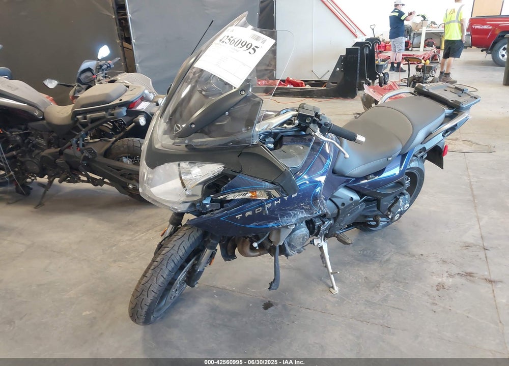 2015 TRIUMPH MOTORCYCLE TROPHY SE VIN: SMTH02XK8FJ700794