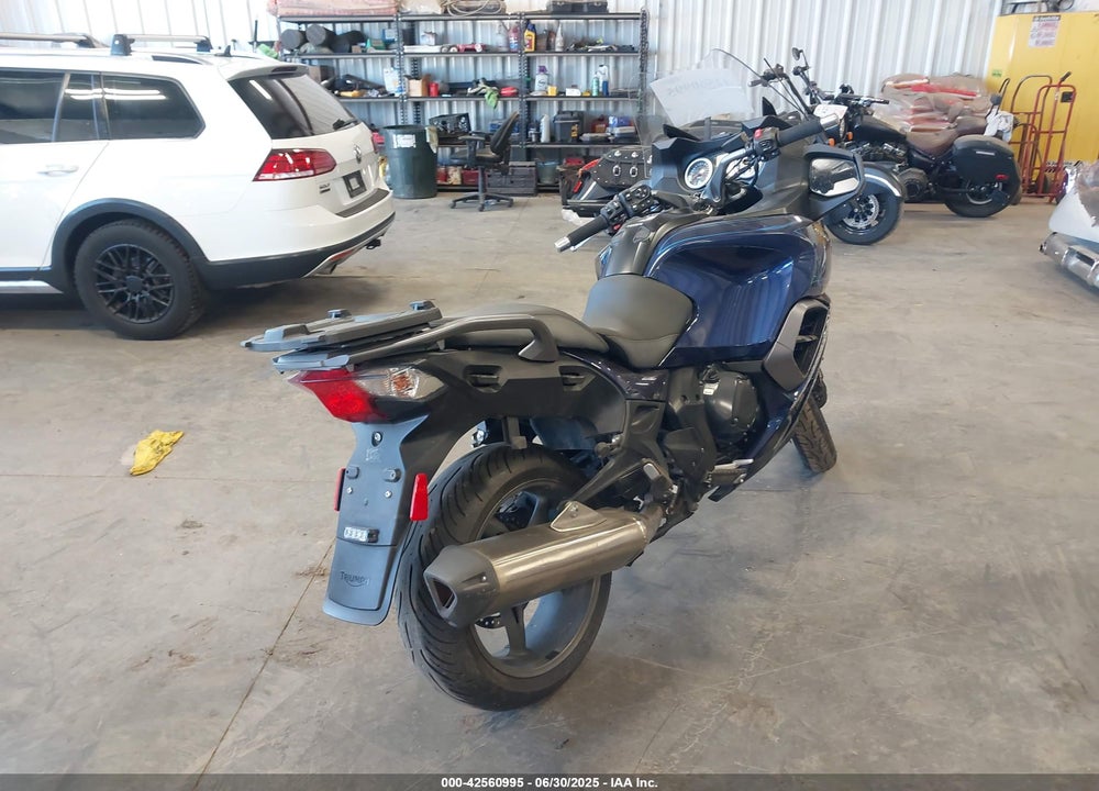 2015 TRIUMPH MOTORCYCLE TROPHY SE VIN: SMTH02XK8FJ700794